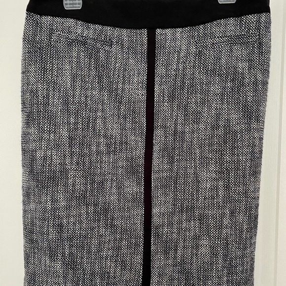 Talbots Herringbone Skirt | Black/White | Size 10P | Pockets, Kick Pleat, Lined - Picture 2 of 7